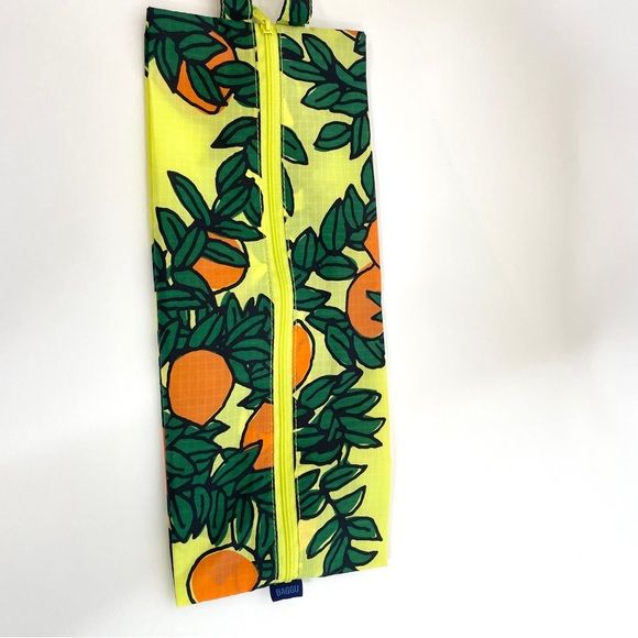 Baggu | 3D Zip Pouches Strawberry Orange Tree Print Medium Large Packing Cube - Picture 5 of 12